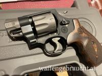 Smith & Wesson Performance Center 8 Shooter 