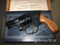 Smith & Wesson Bodyguard Cal. .38Special , Mod. 49, mit Holzgriff und Schachtel