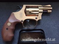 Smith & Wesson Chiefs Special Kal. 9 mm R.K., Oberfläche 24K vergoldet!